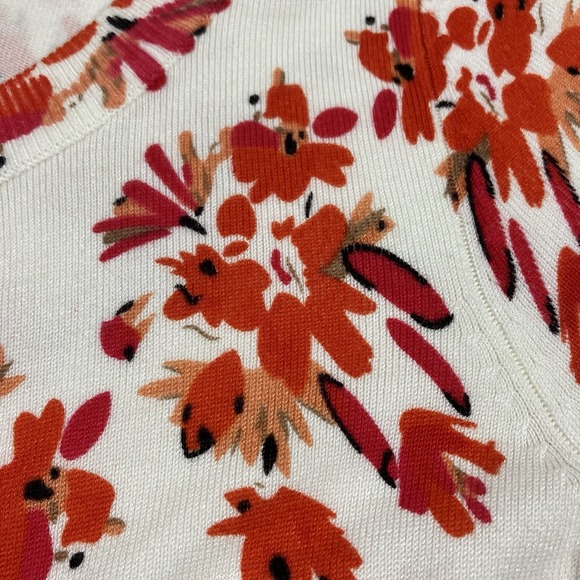 RED- Floral Cardigan Small - Picture 5 of 6